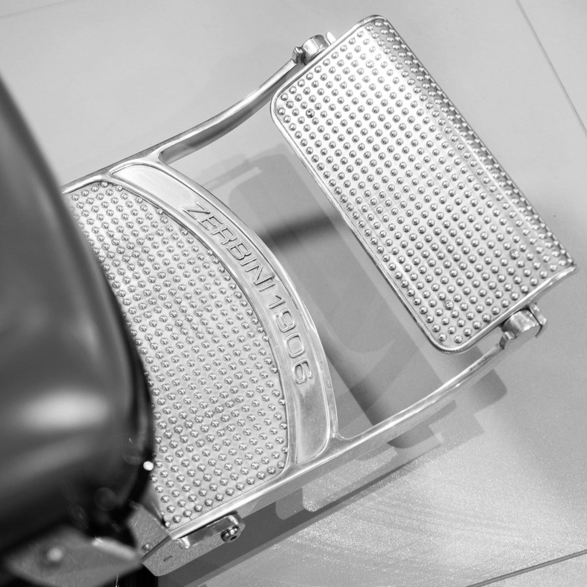 Silla barberia P7032 Zerbini by Maletti