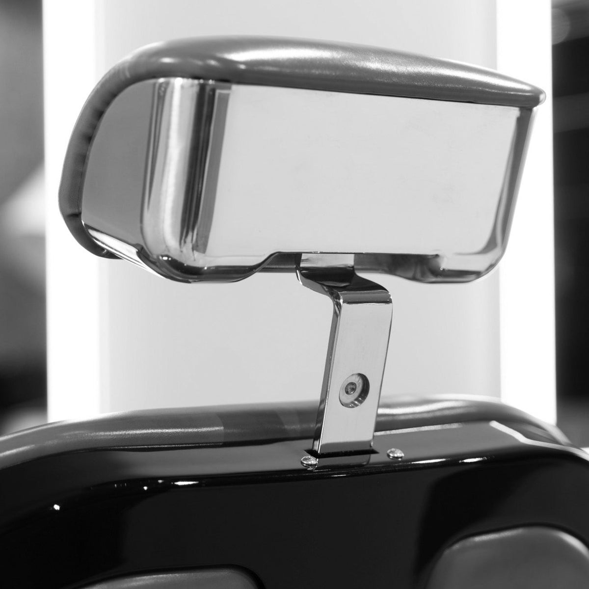Silla barberia P7032 Zerbini by Maletti